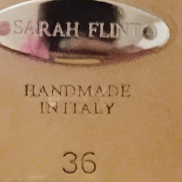 • Sarah Flint • Embossed Italian Leather • - Picture 5 of 5